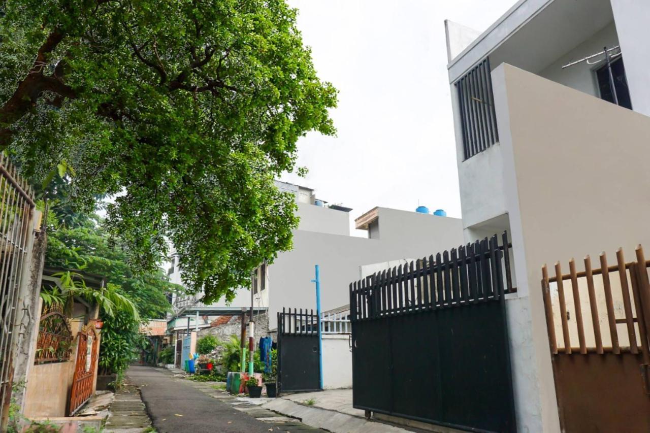Super Oyo 91074 Stariez Senen Syariah Otel Cakarta Dış mekan fotoğraf