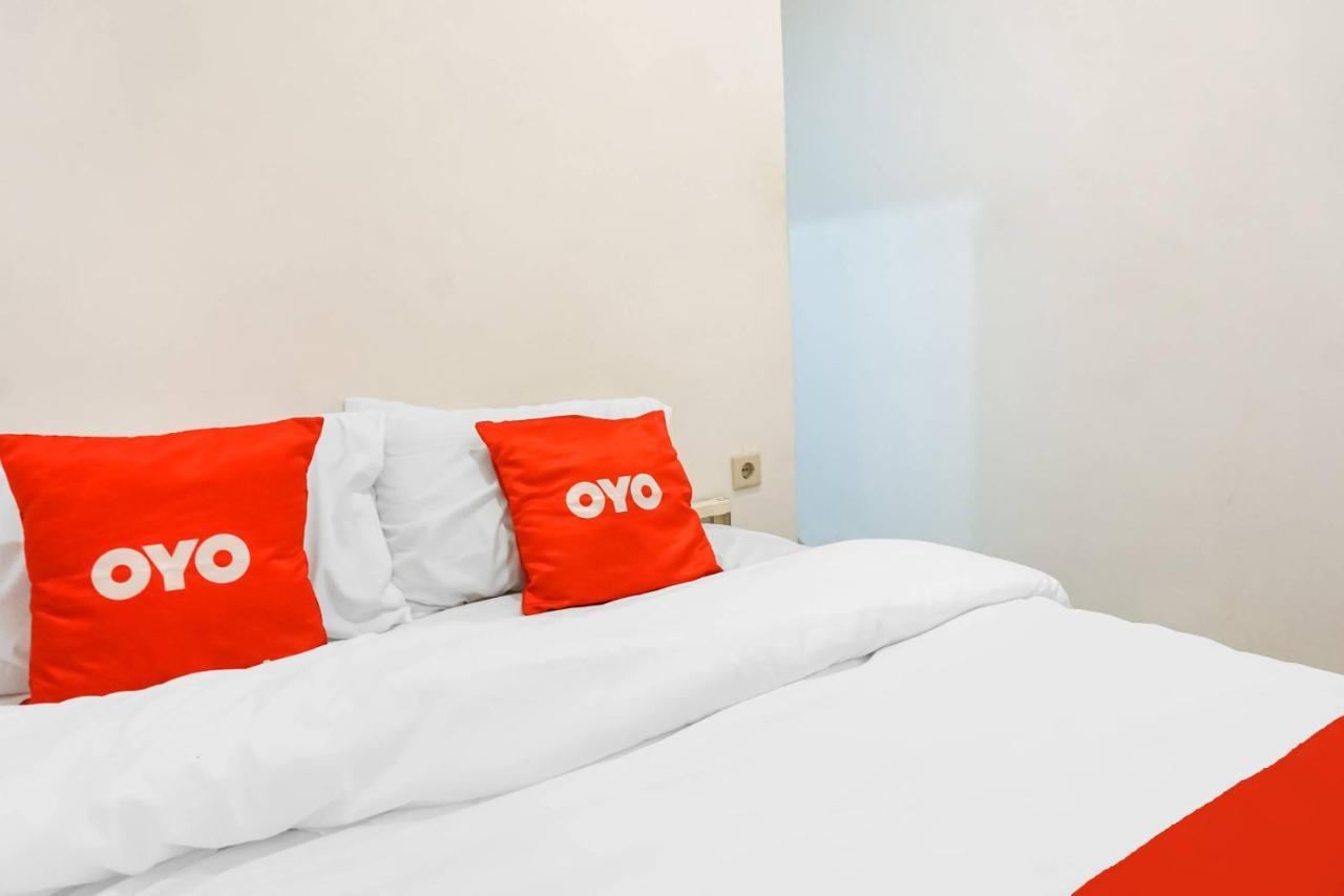 Super Oyo 91074 Stariez Senen Syariah Otel Cakarta Dış mekan fotoğraf