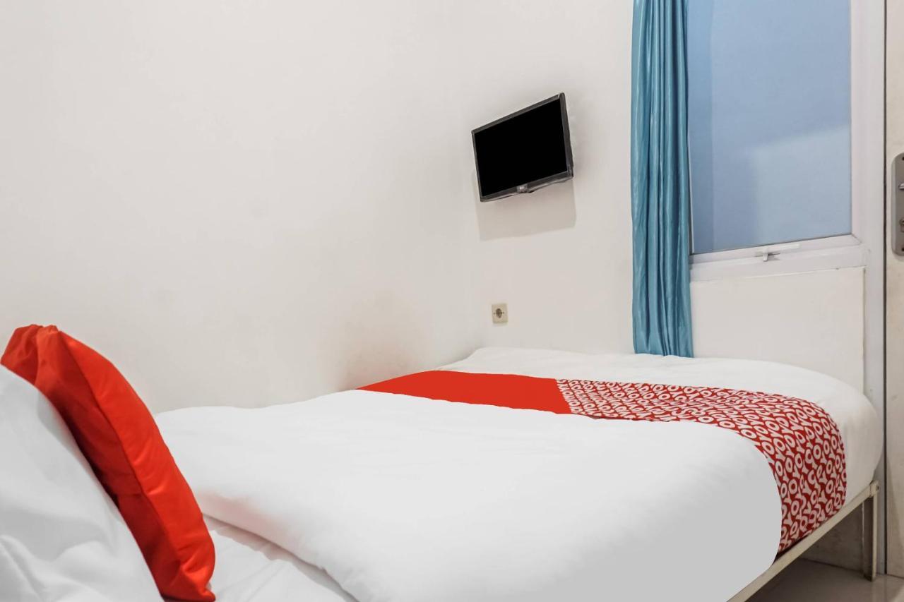 Super Oyo 91074 Stariez Senen Syariah Otel Cakarta Dış mekan fotoğraf