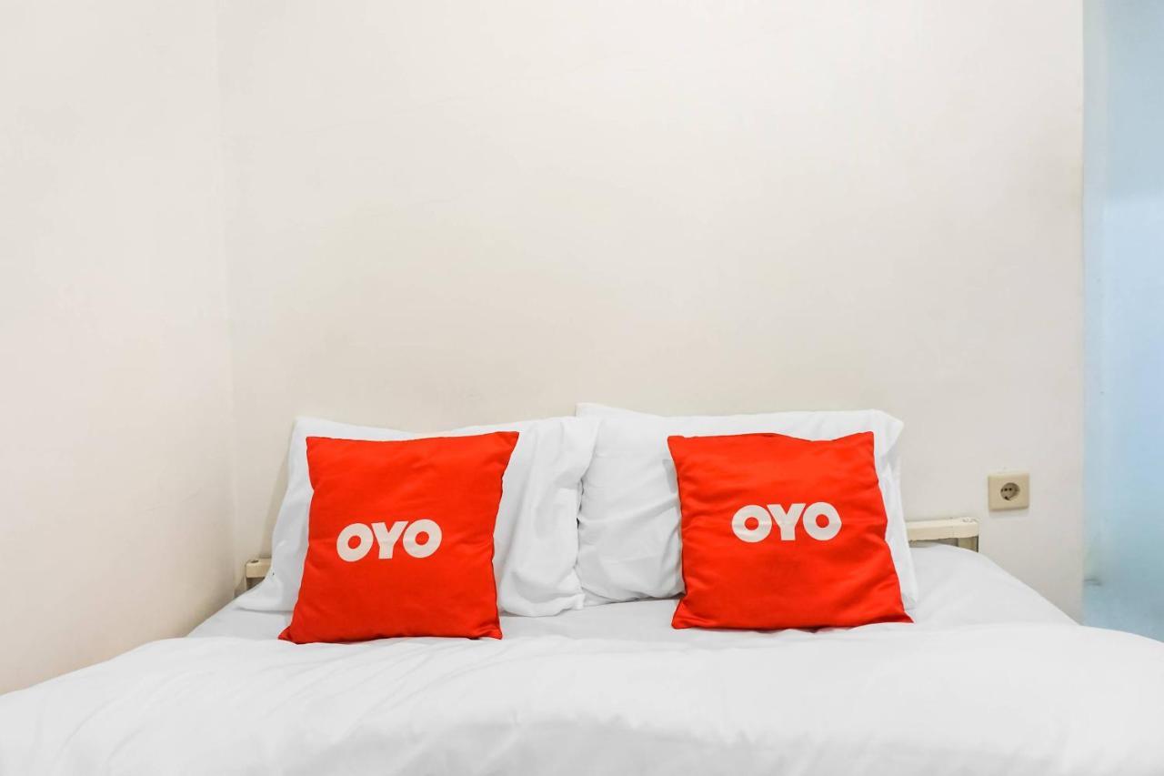 Super Oyo 91074 Stariez Senen Syariah Otel Cakarta Dış mekan fotoğraf