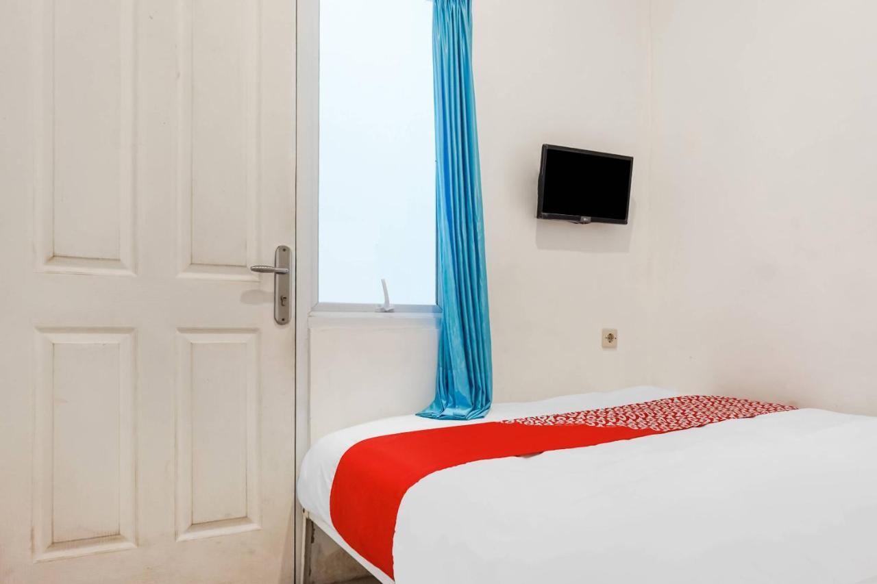 Super Oyo 91074 Stariez Senen Syariah Otel Cakarta Dış mekan fotoğraf