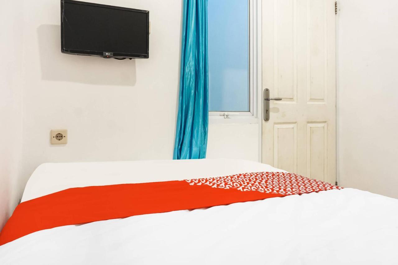 Super Oyo 91074 Stariez Senen Syariah Otel Cakarta Dış mekan fotoğraf