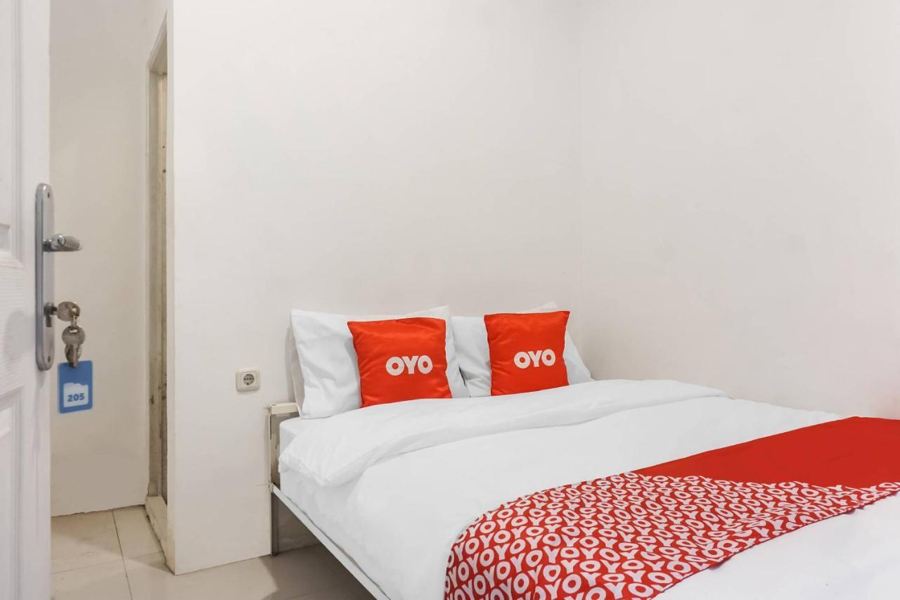 Super Oyo 91074 Stariez Senen Syariah Otel Cakarta Dış mekan fotoğraf