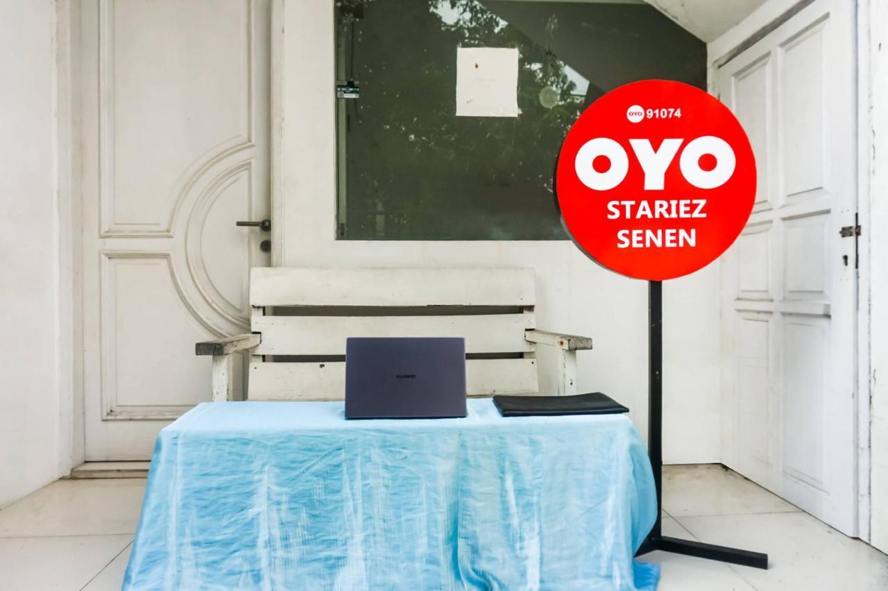 Super Oyo 91074 Stariez Senen Syariah Otel Cakarta Dış mekan fotoğraf