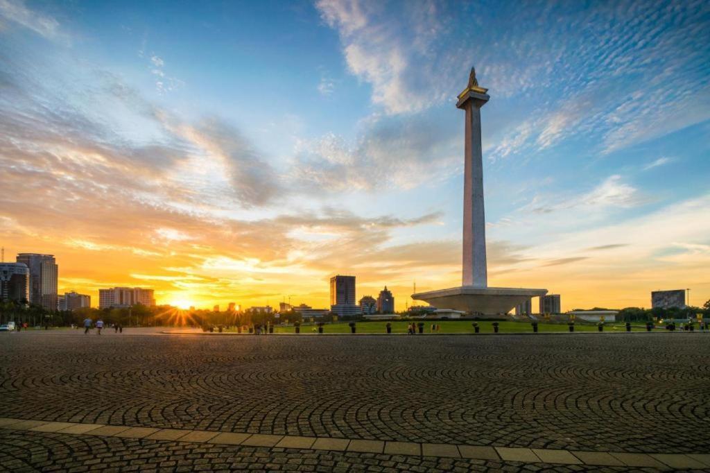 Super Oyo 91074 Stariez Senen Syariah Otel Cakarta Dış mekan fotoğraf