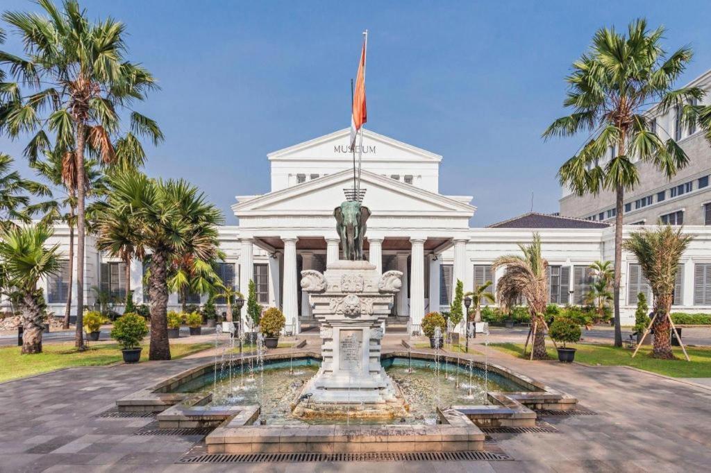 Super Oyo 91074 Stariez Senen Syariah Otel Cakarta Dış mekan fotoğraf